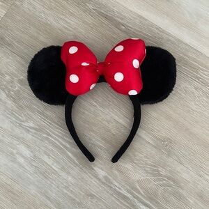 Classic Minnie Ears.